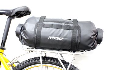 Велосумка на багажник до 17 литров, серия Bikepacking, 100% герметичная, нейлоновая подкладка, доступ к грузу с двух сторон, ремень и карабины для переноски на плече, цвет черный, PROTECT™ (555-673) багажник