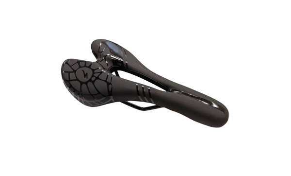 Седло KNUS, MTB/Sport Series, DS-818-1, 275х145 мм, с вент. отверстием (УТ00030539)